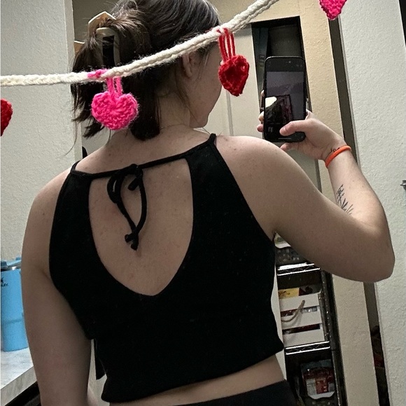 LOT (6) cropped tank tops, all size SMALL - Picture 8 of 8